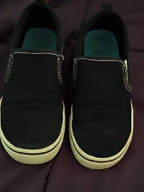 wonder nation Black Slip-On Kids Sneakers with Teal Insole